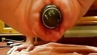 Rusijos grožis mylisi su turtingu užsienio draugu.