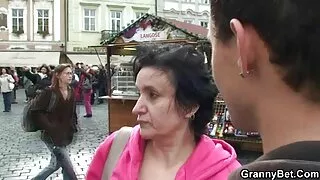 Seksas su jaunu specialistu.