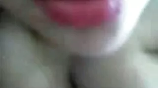 Emily Vilis turi nepamirštamą rytinį seksą su dviem vyrais.