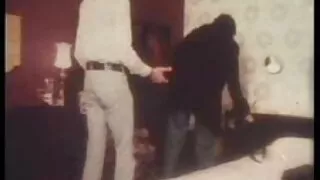 Finch Linden fucks žiauriai slapta nuo savo vyro.