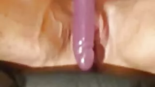 Pierce draugo asilas su Kalėdų eglute.