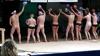 Čiulpia gaidys miške.